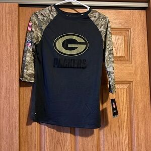 Women’s Size small Nike Salute To Service Green Bay Packer 3/4 Sleeve Top NWT